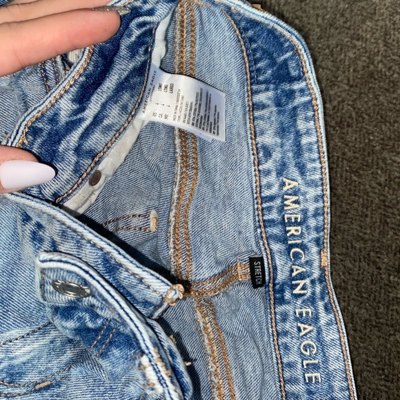 American eagle ripped jeans. - Picture 1 of 2